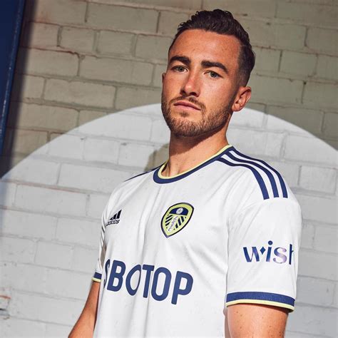 leeds new kit 2022 2023.